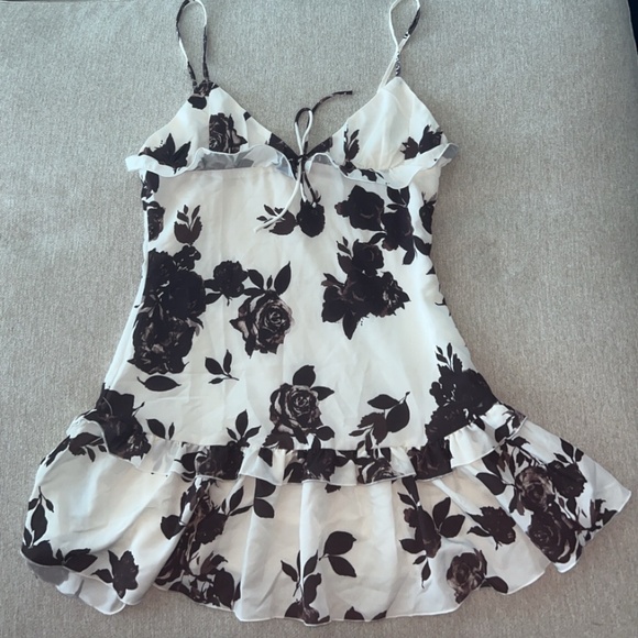 White Dress with Dark Brown Roses - Picture 1 of 2